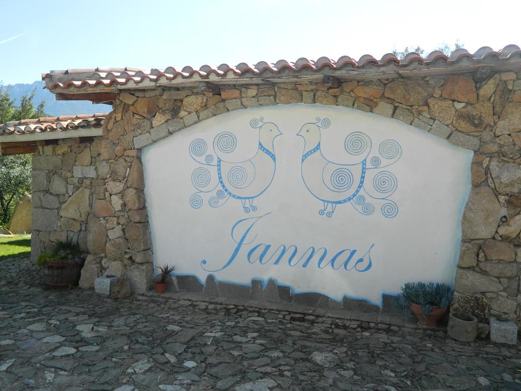 Affittcamere Jannas Orgosolo Exterior photo